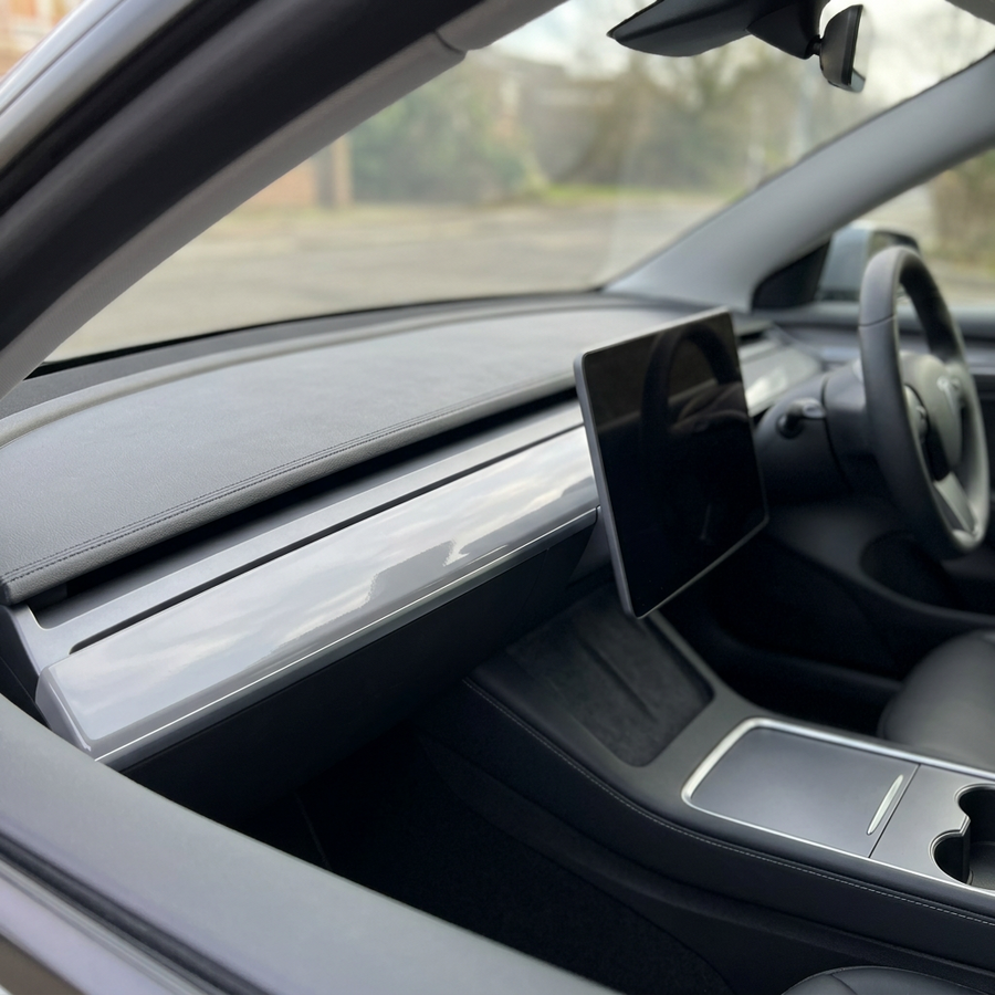 3M 2080 Gloss Storm Gray folie, interiørdetalj dekket med folien