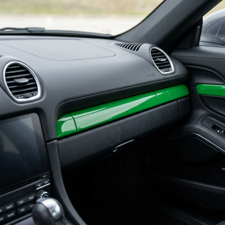 3M 2080 Gloss Green Envy folie, interiørdetalj dekket med folien